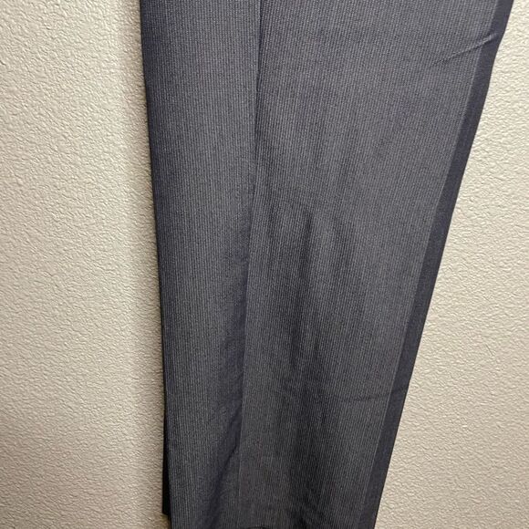 Van Heusen Studio Men Grey Slacks w/ Light White Stripes Size 36x30 - Picture 4 of 11